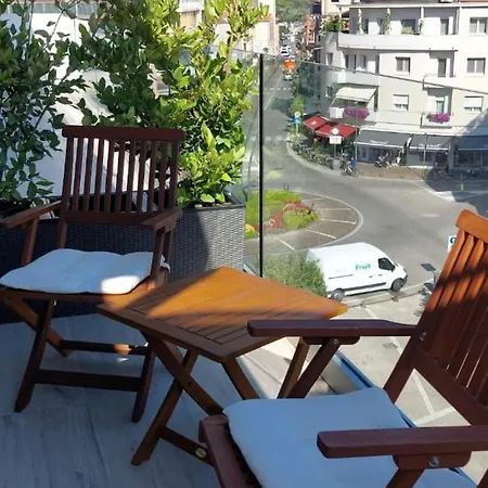 Apartment Nuovo In Centro Con Vista Mare